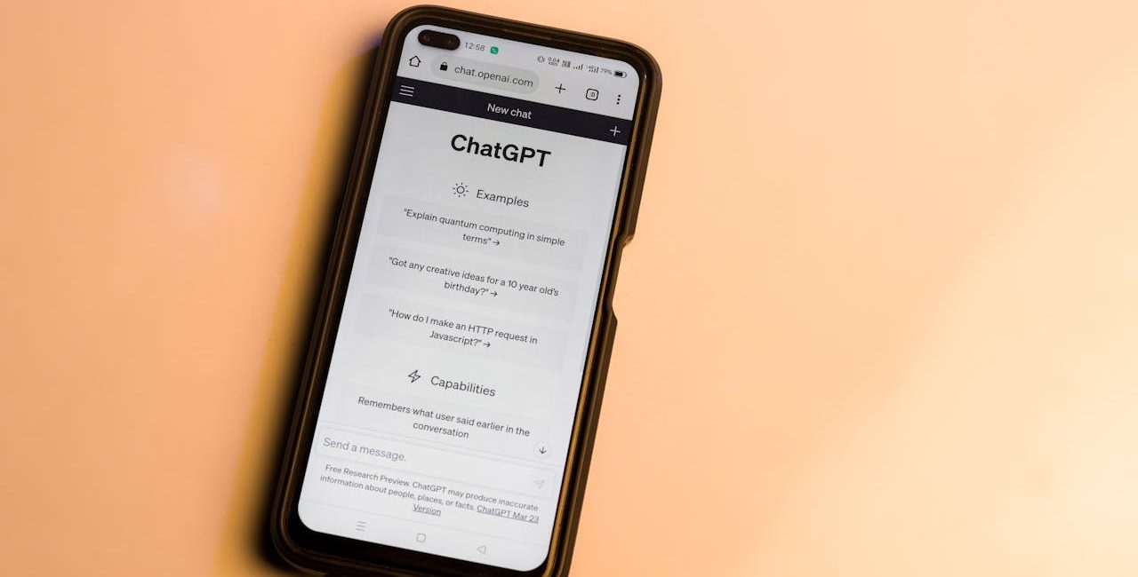 LaKarulina: Cómo puedes mejorar la productividad de tu negocio con prompts y ChatGPT