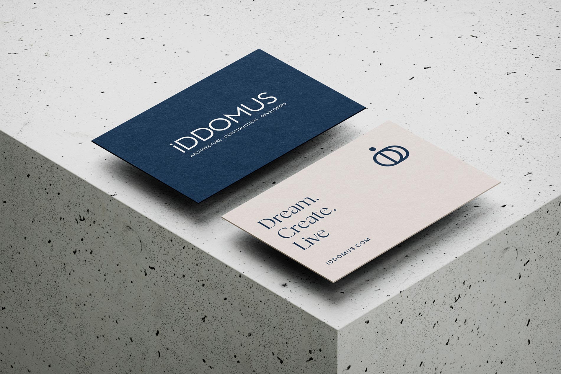 LaKarulina - Proyecto de rebranding estratégico y diseño visual para IDDOMUS, una marca de lujo especializada en villas llave en mano en la Costa del Sol. Identidad renovada con un enfoque elegante, funcional y orientado a reforzar su posicionamiento premium